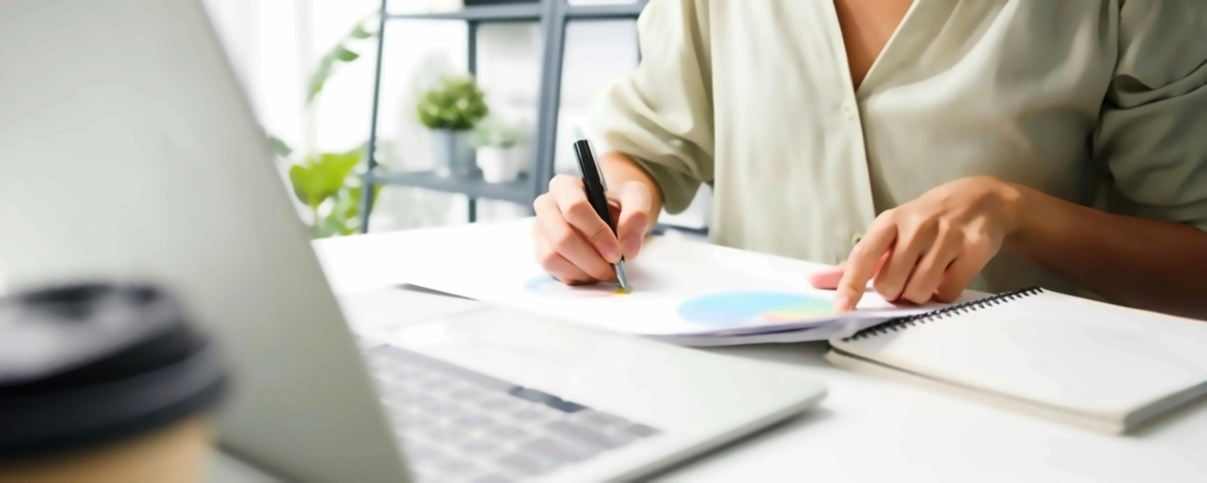 Espace de travail collaboratif avec outils financiers modernes